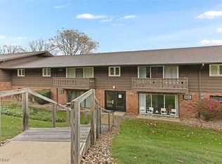 5721 Som Center Rd APT 14, Solon, OH 44139