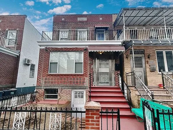 1931 67th St, Brooklyn, NY 11204