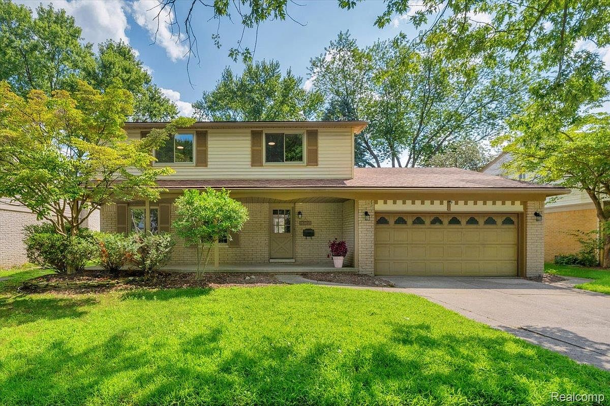 mi☆ 21536 Chestnut Ln, Farmington, MI 48336 | Zillow