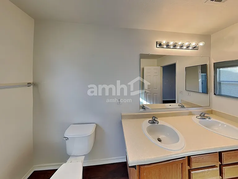 18541 W Valerie Dr — Photo 11