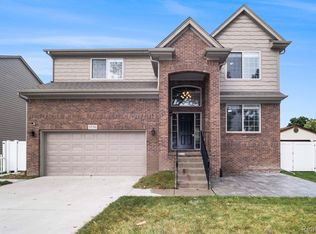 3156 Emmons Ave, Rochester Hills, MI 48307