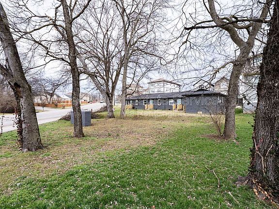 5th image of 922 Morrow Rd #2