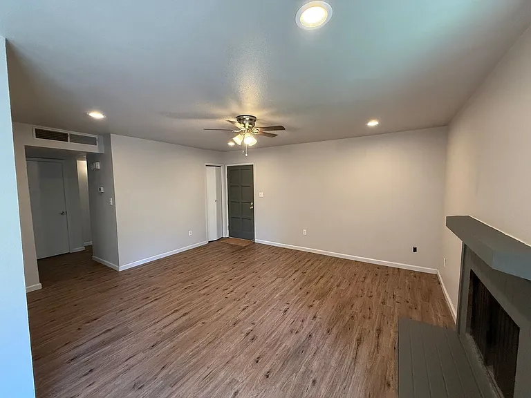 3701 Colonial Dr #201 — Photo 8