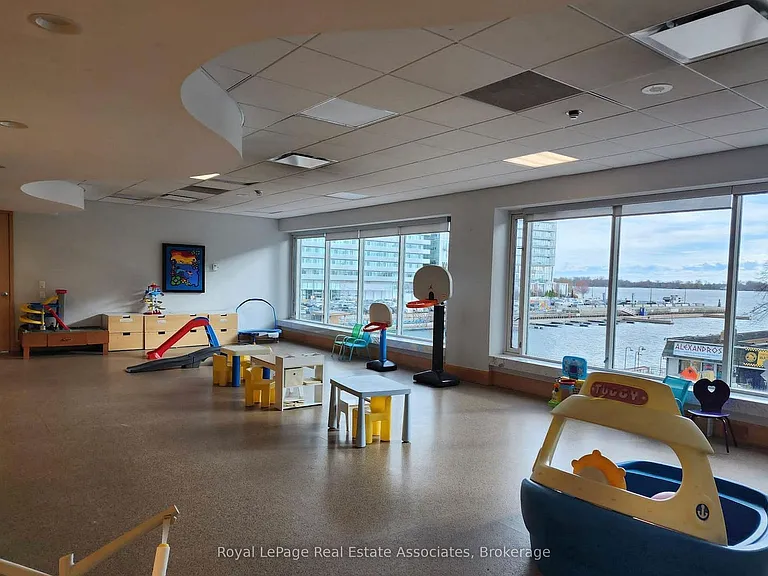 10 Yonge St #507 — Photo 21