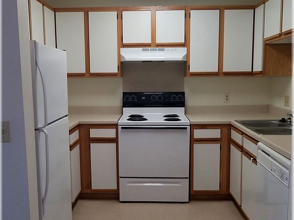 4th image of 812 E 8th St #9e394e13e