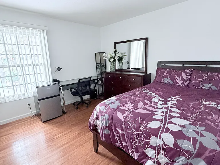 Lee Dr — Photo 1