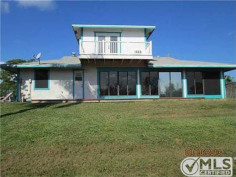 3rd image of 584 Beach Ave