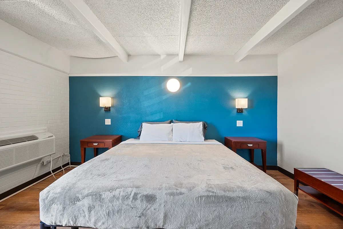 Building Photo - 5101 Avenue Q #109