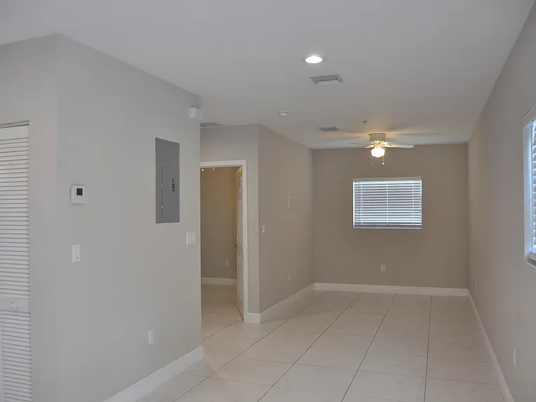1216 NW 6th Ct #2 — Photo 5
