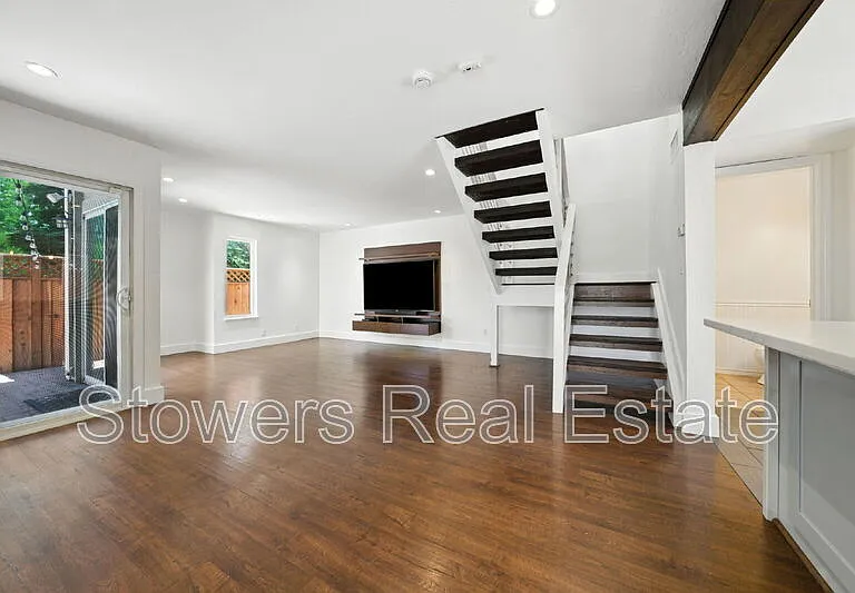617 Garden Creek Pl — Photo 2