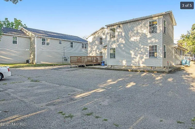 1133 Kimbark Ave — Photo 4