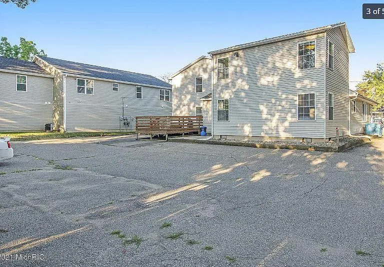 1133 Kimbark Ave — Photo 4