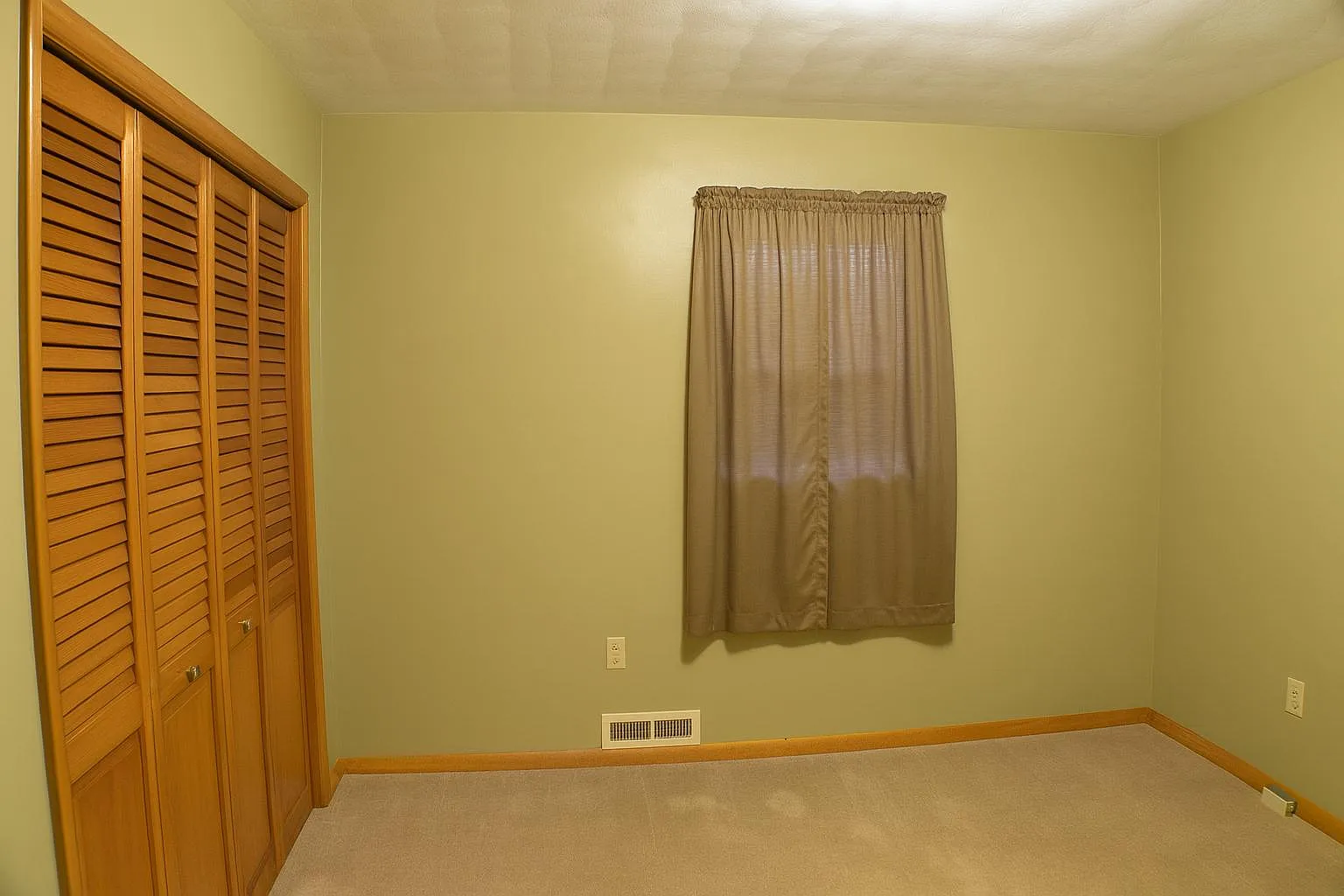 3 bed, 1.5 bath, 1416 sqft, $1,595 — Photo 3