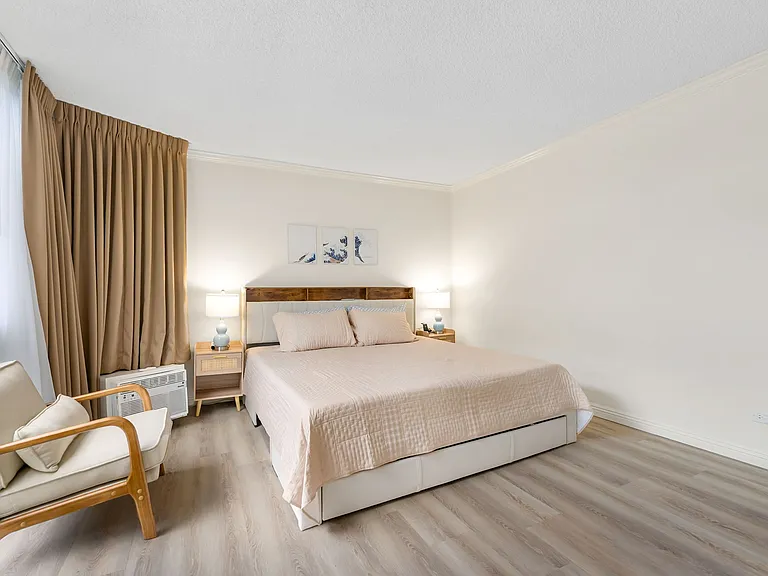521 Hahaione St #2/2L — Photo 5