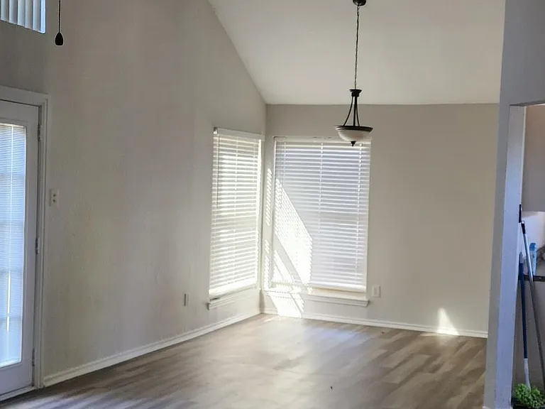 Living room / formal dining room