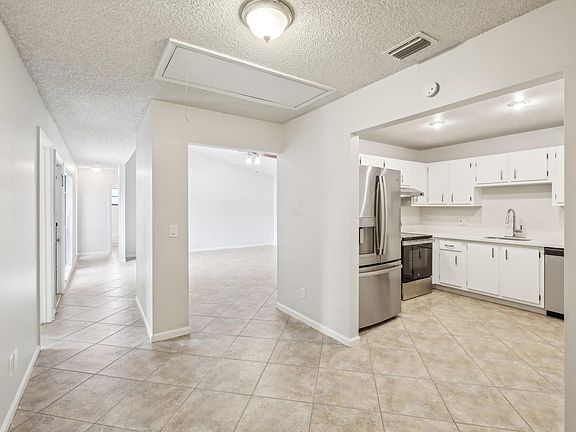 5th image of 1091 Manor Drive