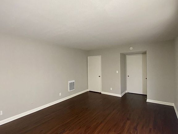 5th image of 11047 Reagan St