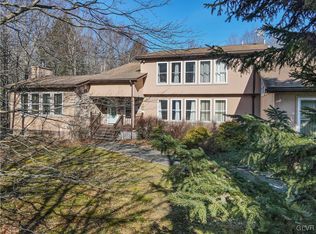 58 Bender Rd, Gouldsboro, PA 18424