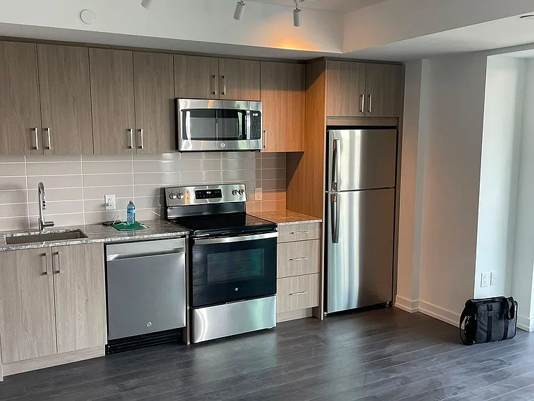 4010 Eglinton Ave W #1421 — Photo 4