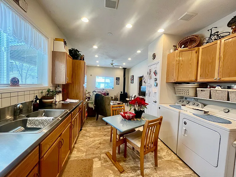 2869 E 664 N — Photo 12