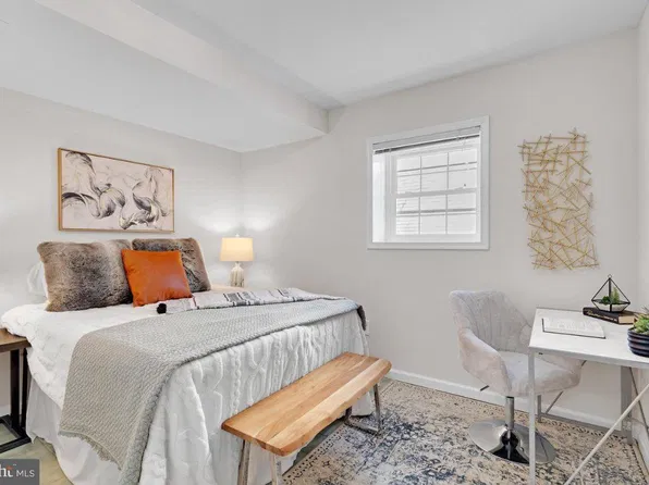 9005 Triple Ridge Rd, Fairfax Station, VA 22039
