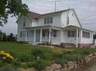 1604 210th St, Hiawatha, KS 66434