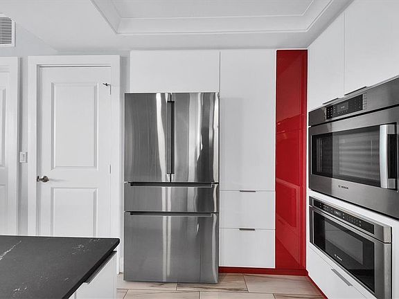 4th image of 1350 Main St Unit 701