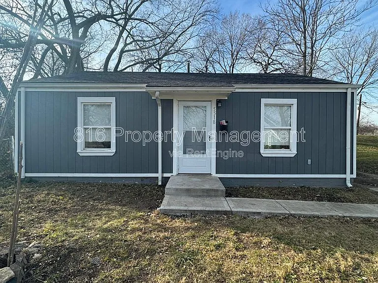 5518 S Benton Ave — Photo 1