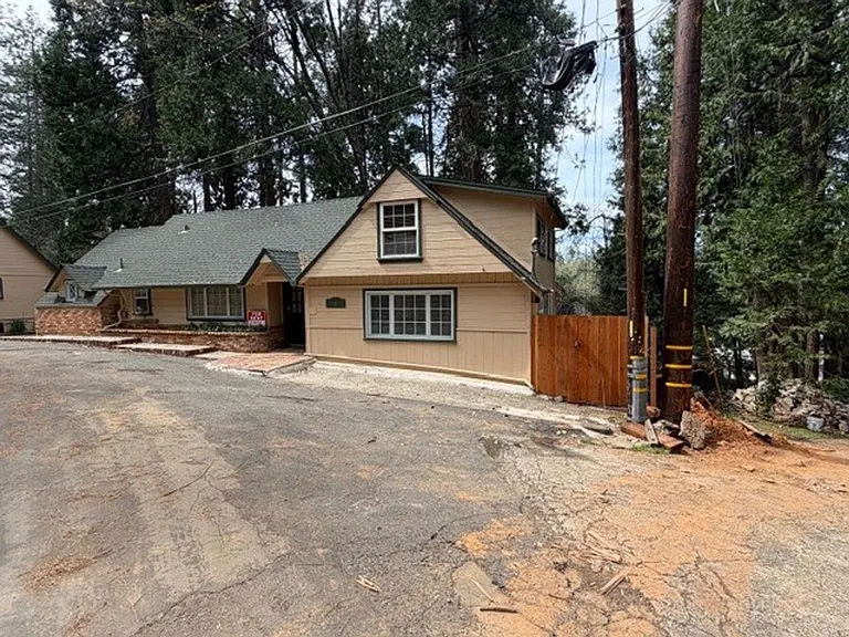 22870 Black Hawk Dr — Photo 2