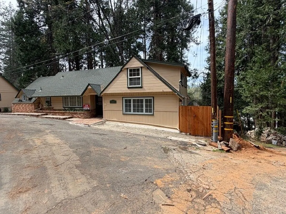 Building Photo - 22870 Black Hawk Dr