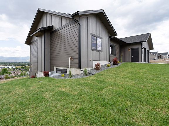 4th image of 4330 Christian Dr