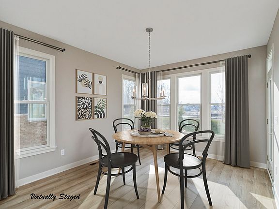 3rd image of 147 Oakhurst Way