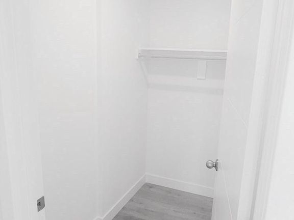 3rd image of 5649 1/2 Klump Ave