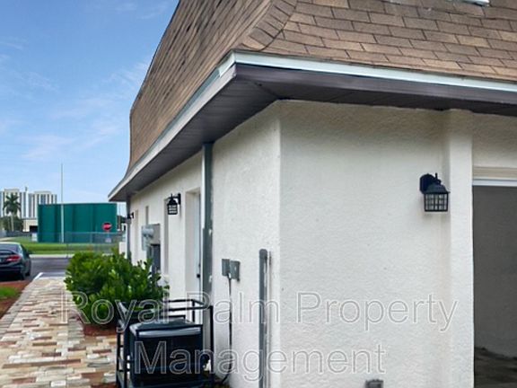3rd image of 1171 Veronica S Shoemaker Blvd