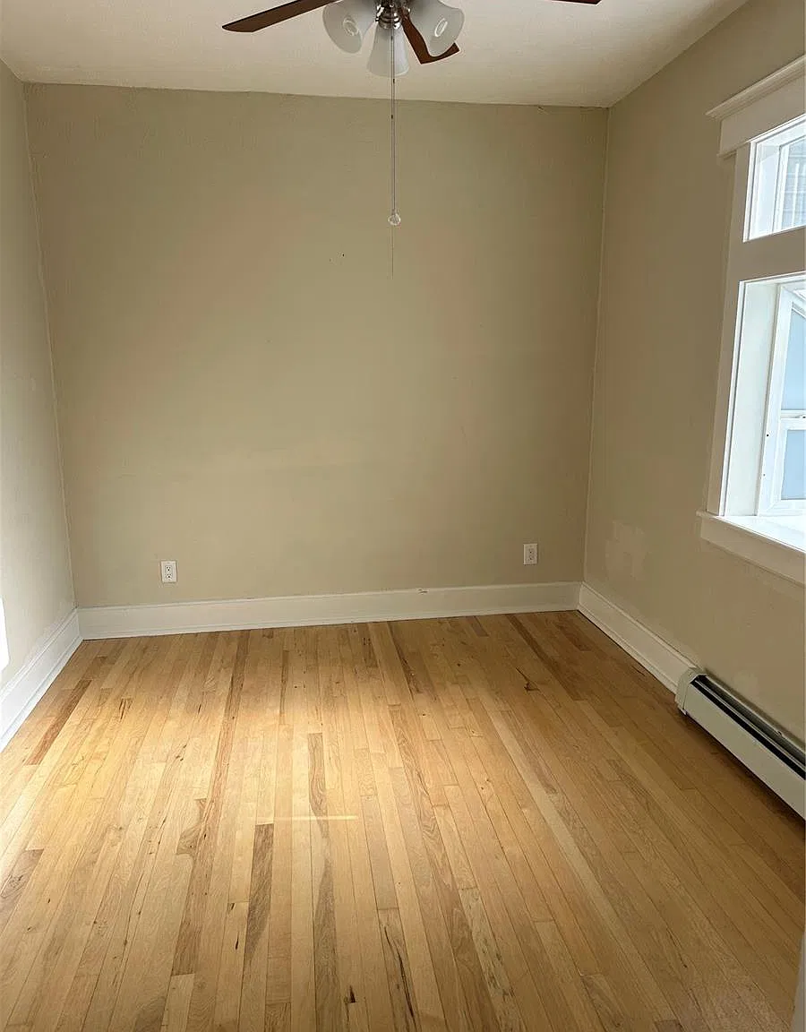 4 bed, 2.0 bath, 2496 sqft, $2,500 — Photo 2