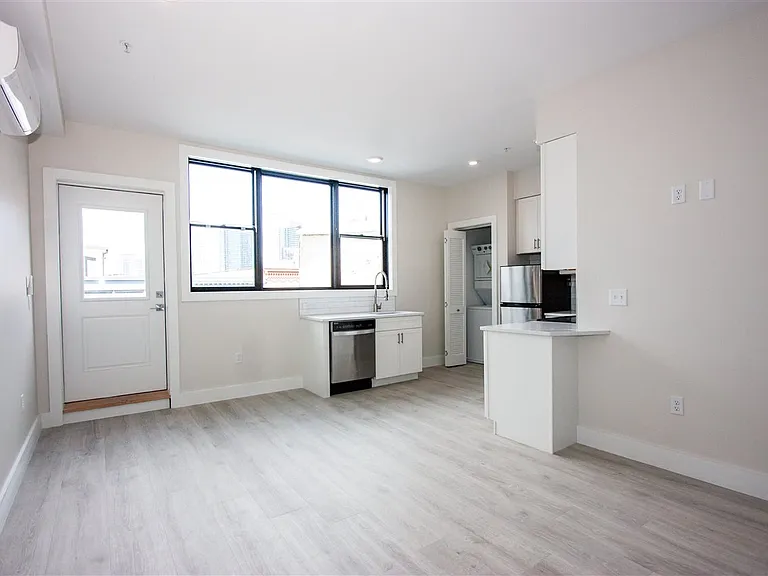 141 Newark Ave #5 — Photo 2
