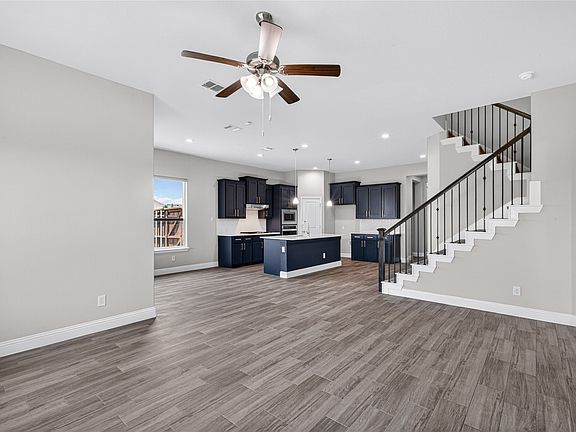 5th image of 1026 Camphor St