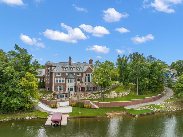10399 Lakeshore Dr E, Goodrich, MI 48438