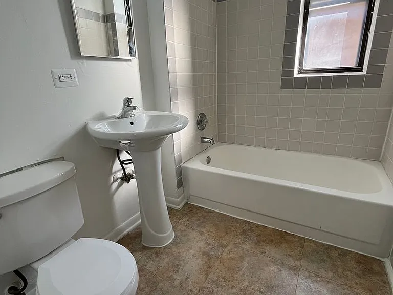 5716 W Washington Blvd — Photo 8