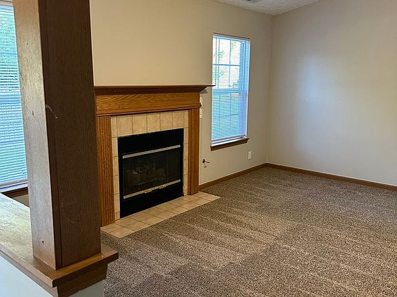5th image of 1828 Starks Cir