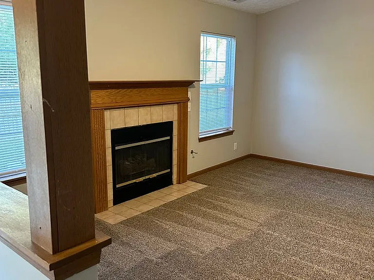 1828 Starks Cir — Photo 5