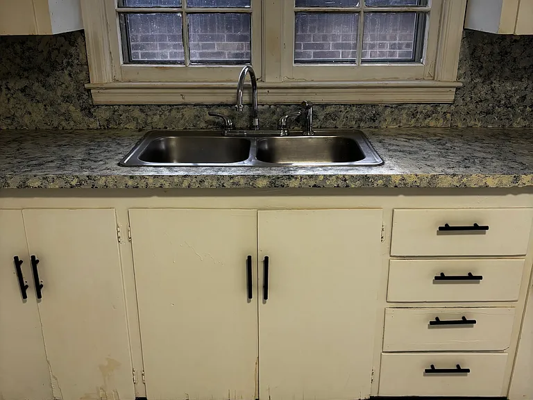 1037 W Hickory Ave — Photo 5