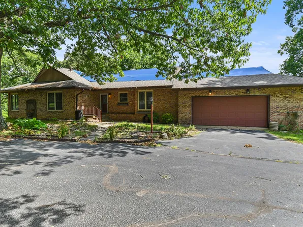 520 N High Street, Marshfield, MO 65706