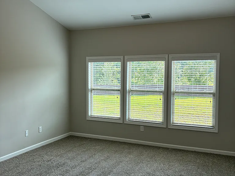1335 Hampton Oaks Dr — Photo 17