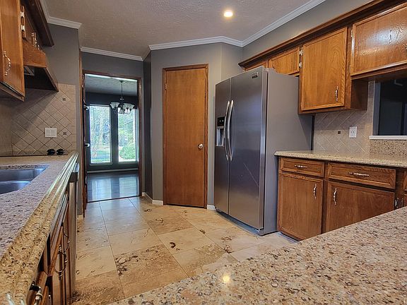 5th image of 4038 Cedar Forest Dr