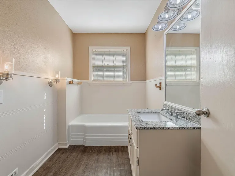 1113 Felder St — Photo 15