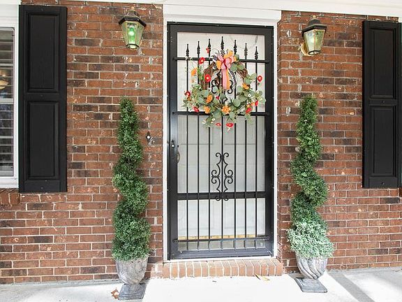 3rd image of 425 Sunrise Street