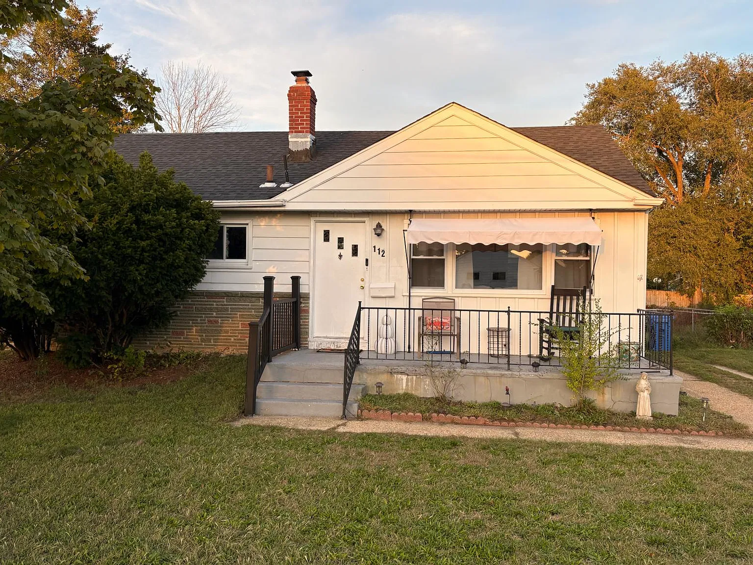 3 bed, 912 sqft, $2,750 — Photo 2