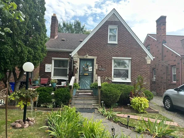 9942 Balfour Rd, Detroit, MI 48224