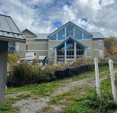 3rd image of 12 Breakneck Rd